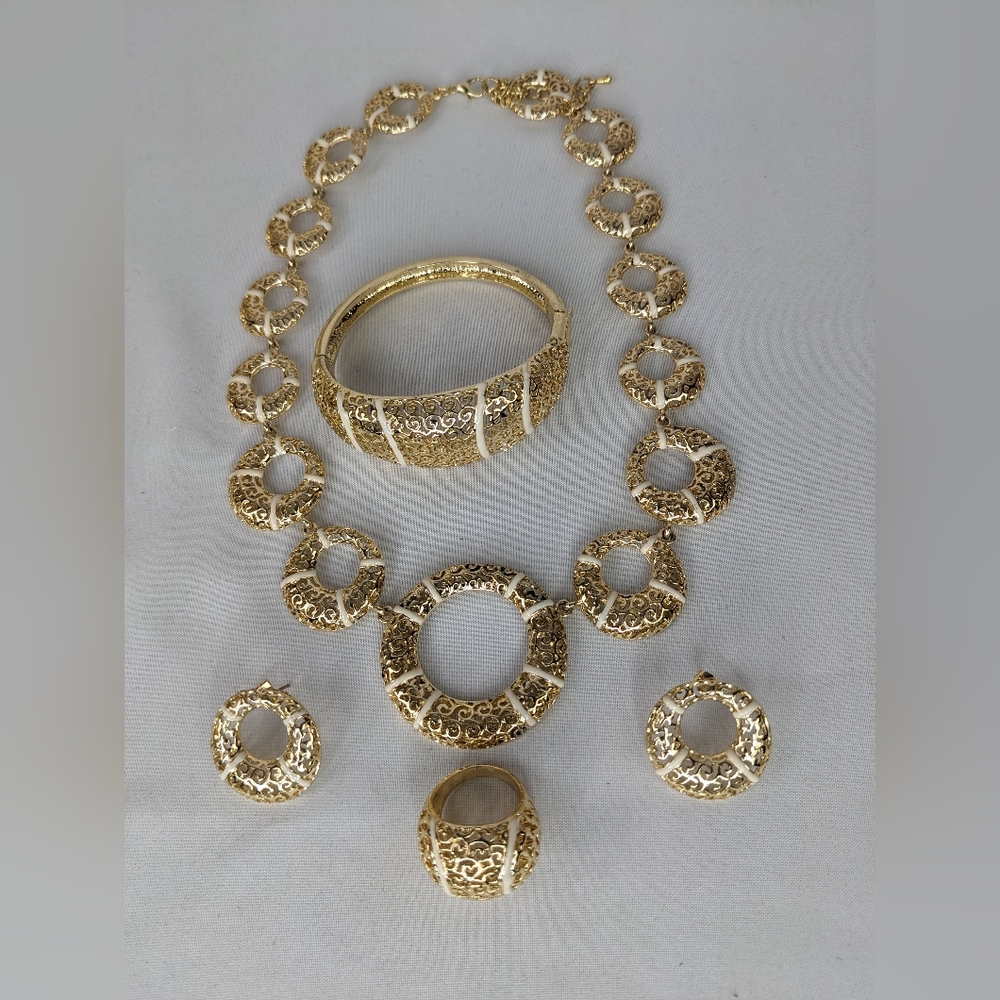 BEAUTIFUL AFRICAN JEWELRY SET. - Picture 6 of 6